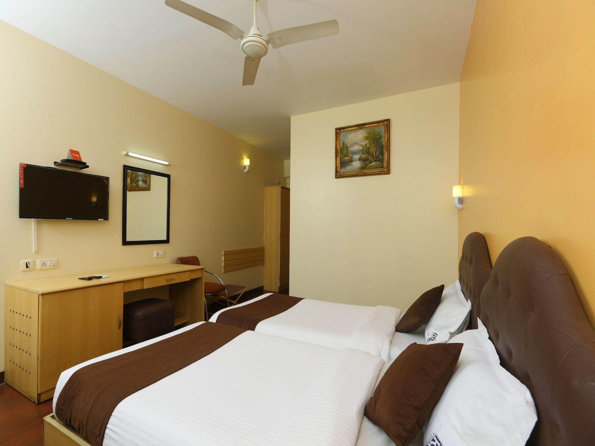Oyo 14933 Rpr Residency Otel Chennai Dış mekan fotoğraf